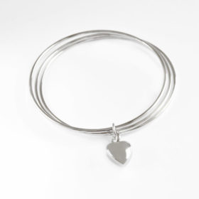 Pulsera con cenizas de seres queridos.