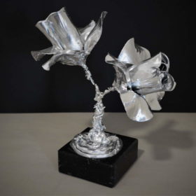 urna para cenizas dos flores plata